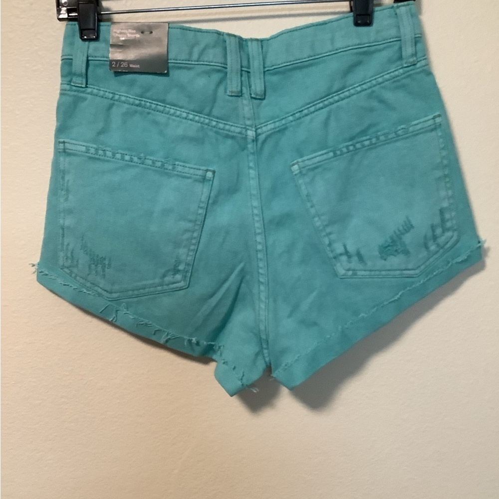 Wild fable NWT highest rise cheeky shorts size 2/26 light distressed 100% cotton - Picture 9 of 9